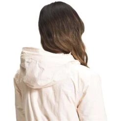 The North Face Women's Arctic Parka -Outdoor Ski Shop fw22 nf0a4r2v 2as modelhood3