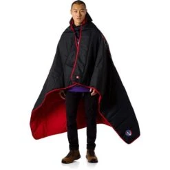 686 Waterproof Hooded Puffer Blanket -Outdoor Ski Shop fw23 686 waterproofhoodedpufferblanket gratefuldeadred 1