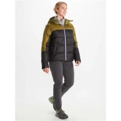 Marmot Women's Guides Down Hoody -Outdoor Ski Shop fw23 marmot womensguidesdownhoody blackmilitarygreen 3