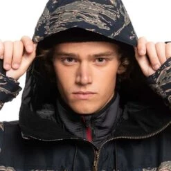 Quiksilver Men's Fairbanks Jacket -Outdoor Ski Shop fw23 quiksilver mensfairbanksjacket grapeleaftigercamo 5