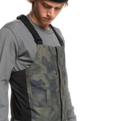 Quiksilver Men's Utility Bib -Outdoor Ski Shop fw23 quiksilver mensutilitybib trueblackfadeoutcamo 3