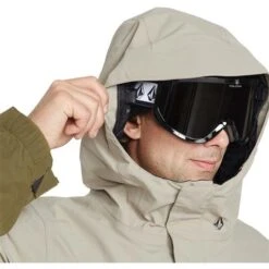Volcom Men's L Ins Gore-Tex Jacket -Outdoor Ski Shop fw23 volcom menslinsulatedgoretexjacket darkkhaki 4