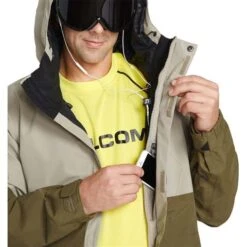 Volcom Men's L Ins Gore-Tex Jacket -Outdoor Ski Shop fw23 volcom menslinsulatedgoretexjacket darkkhaki 5